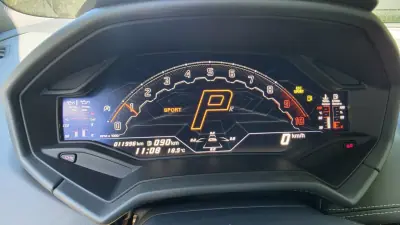 Lamborghini Huracán 2024 - 397500 EUR, 11996 km - AUTO.MOTO.pt - 11996km - foto 51 de 79