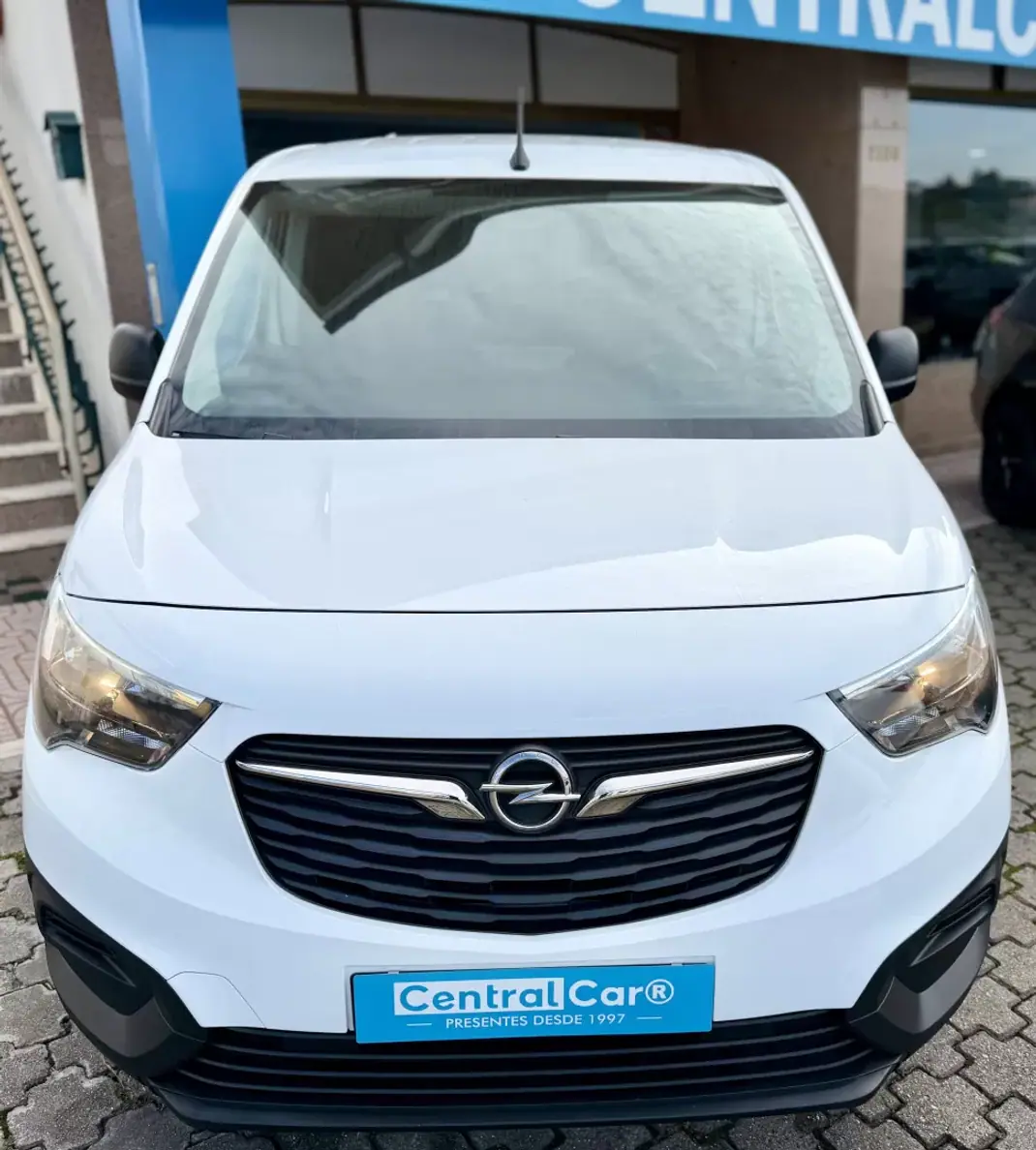Opel COMBO 2024 - 16950 EUR, 53000 km - 53000km - foto 4 de 24