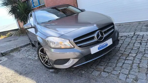 Mercedes-Benz A 180 2013 - 12500 EUR, 180000 km - AUTO.MOTO.pt - 180000km - foto 8 de 15