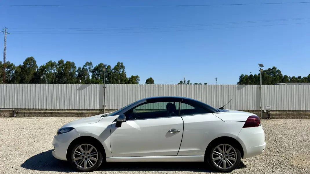 Renault Mégane Cabrio 2012 - 11800 EUR, 182000 km - AUTO.MOTO.pt - 182000km - foto 10 de 38