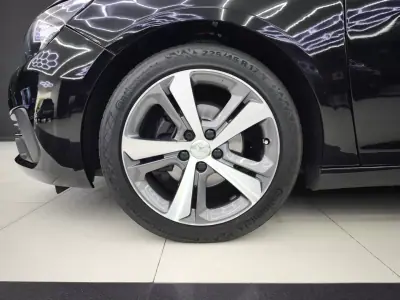 Peugeot 308 2017 - 13950 EUR, 183610 km - AUTO.MOTO.pt - 183610km - foto 18 de 45