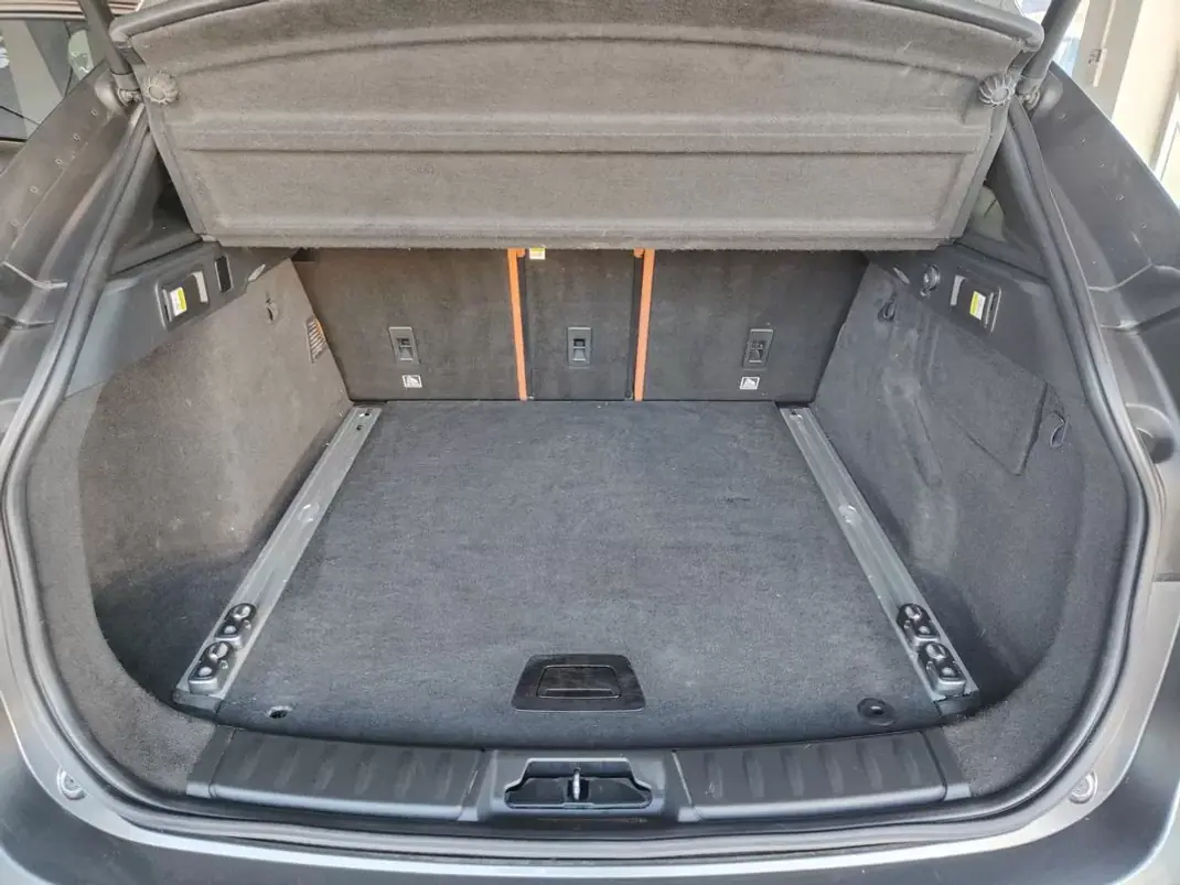 Jaguar F-Pace 2017 - 22500 EUR, 147000 km - AUTO.MOTO.pt - 147000km - foto 16 de 40