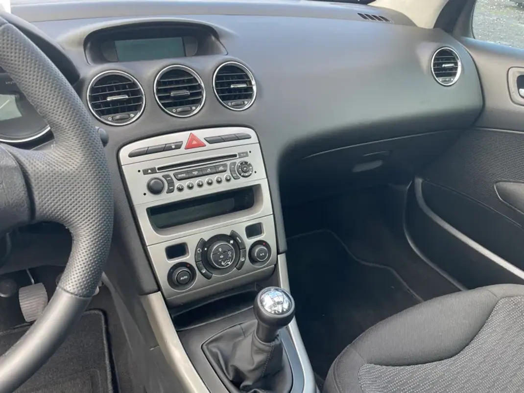 Peugeot 308 2009 - 7750 EUR, 233375 km - AUTO.MOTO.pt - 233375km - foto 9 de 19