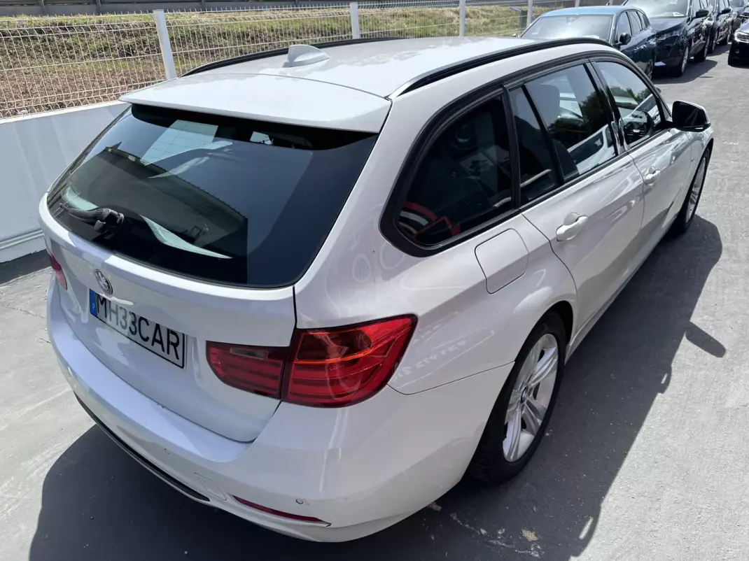 BMW 318 2014 - 12900 EUR, 200000 km - AUTO.MOTO.pt - 200000km - foto 10 de 52