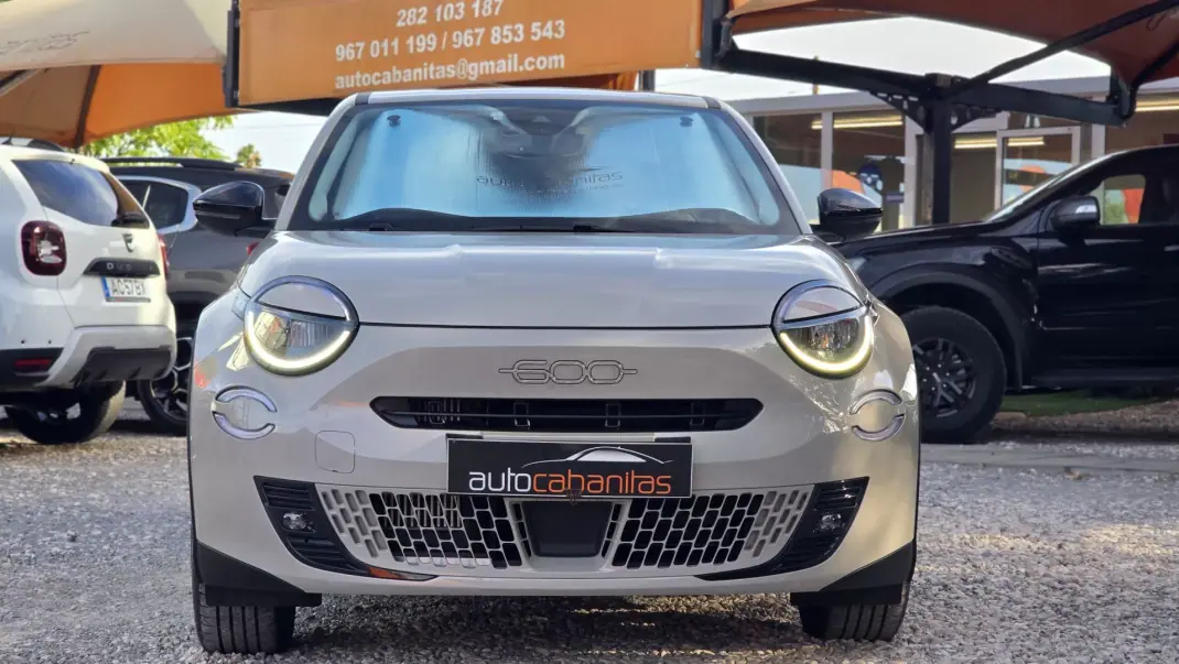 Fiat 600 2025 - 22950 EUR, 17850 km - 17850km - foto 10 de 24