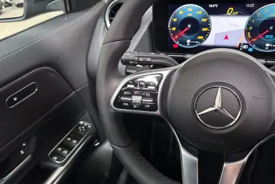 Mercedes-Benz GLA 250 2022 - 34950 EUR, 58115 km - AUTO.MOTO.pt - 58115km - foto 43 de 53