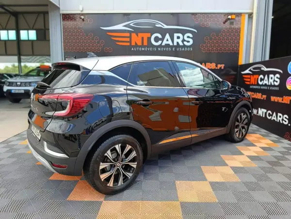 Renault Captur 2022 — foto 2 de 28