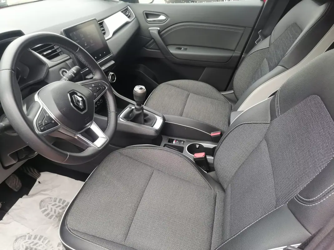 Renault Captur 2024 - 21900 EUR, 49930 km - 49930km - foto 11 de 16