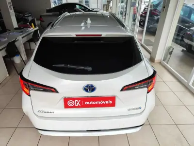 Toyota Corolla Touring Sports 2021 - 21950 EUR, 114000 km - AUTO.MOTO.pt - 114000km - foto 10 de 35