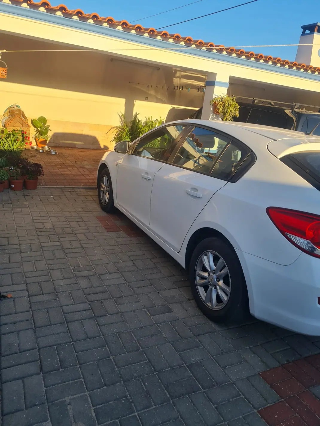 Chevrolet Cruze 2013 - 5500 EUR, 253000 km - AUTO.MOTO.pt - 253000km - foto 3 de 6