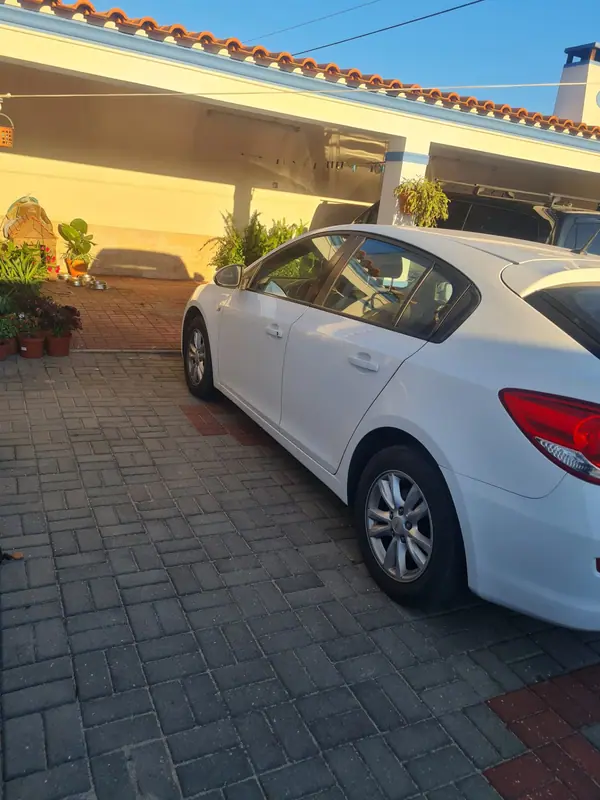 Chevrolet Cruze 2013 - 5000 EUR, 254000 km - AUTO.MOTO.pt - 254000km - foto 3 de 6