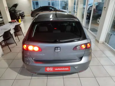SEAT Ibiza 2007 - 3950 EUR, 300900 km - AUTO.MOTO.pt - 300900km - foto 10 de 30