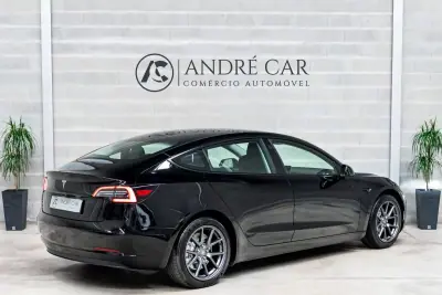 Tesla Model 3 2021 - 26450 EUR, 64959 km - AUTO.MOTO.pt - 64959km - foto 6 de 53