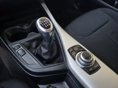 BMW 116 2014 - 10990 EUR, 204000 km - AUTO.MOTO.pt - 204000km - foto 22 de 29