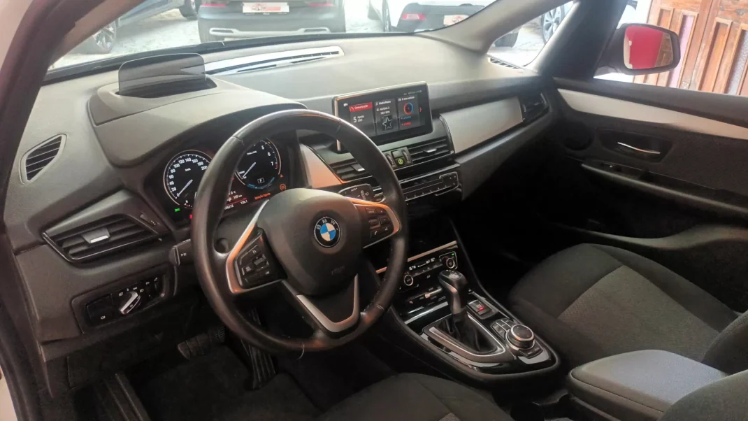 BMW 225xe Active Tourer 2019 - 18750 EUR, 156212 km - AUTO.MOTO.pt - 156212km - foto 20 de 68