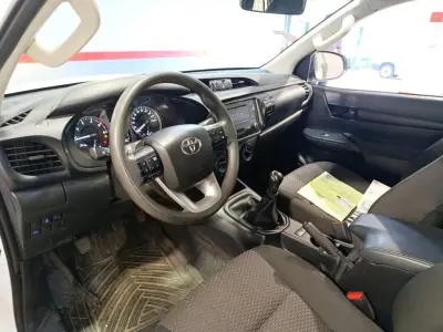 Toyota Hilux 2021 - 26900 EUR, 183948 km - 183948km - foto 4 de 5