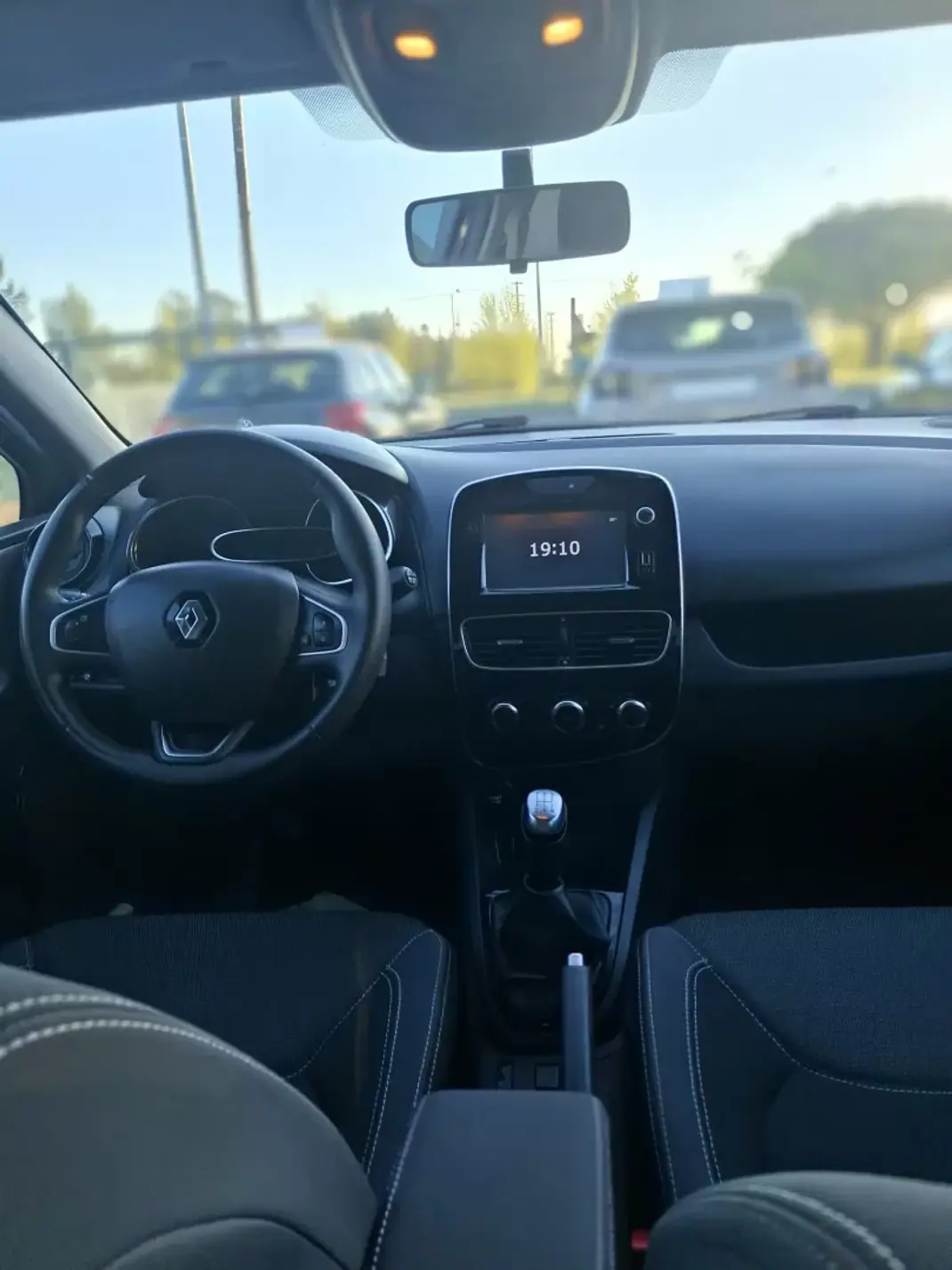 Renault Clio 2018 - 1295 EUR, 57123 km - AUTO.MOTO.pt - 57123km - foto 11 de 11