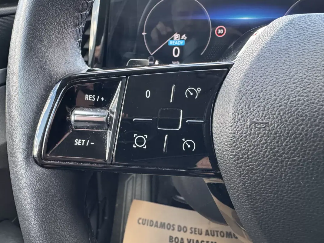 Renault Mégane E-Tech 2022 - 22500 EUR, 73000 km - AUTO.MOTO.pt - 73000km - foto 30 de 36