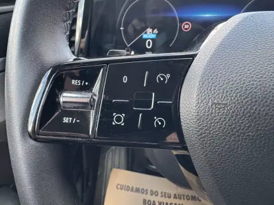 Renault Mégane E-Tech 2022 - 22500 EUR, 73000 km - AUTO.MOTO.pt - 73000km - foto 30 de 36