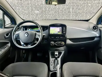 Renault Zoe 2019 - 11900 EUR, 91000 km - AUTO.MOTO.pt - 91000km - foto 7 de 13