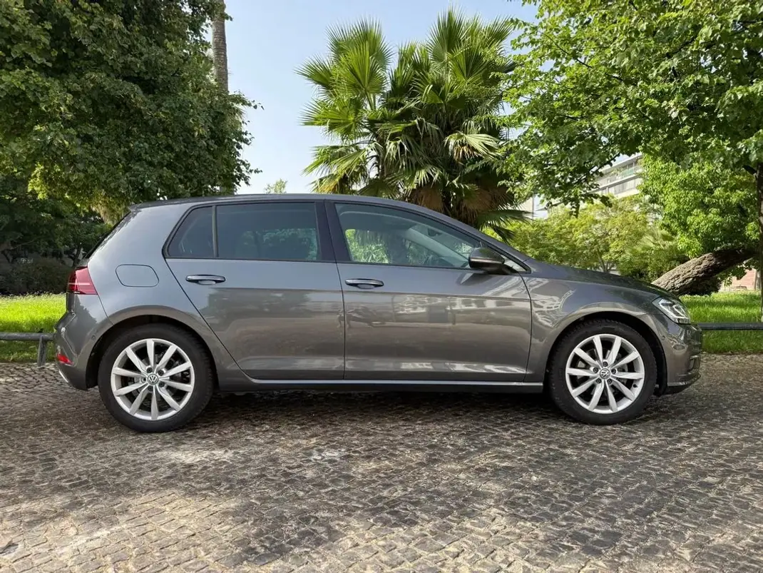 Volkswagen Golf 2018 - 17490 EUR, 134500 km - AUTO.MOTO.pt - 134500km - foto 10 de 38