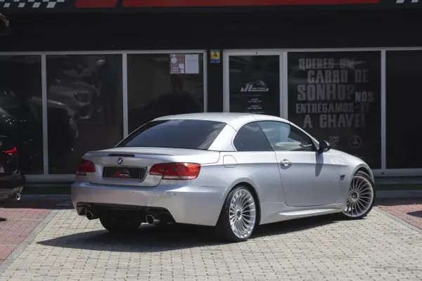 BMW 320 2009 - 15900 EUR, 260000 km - AUTO.MOTO.pt - 260000km - foto 21 de 31