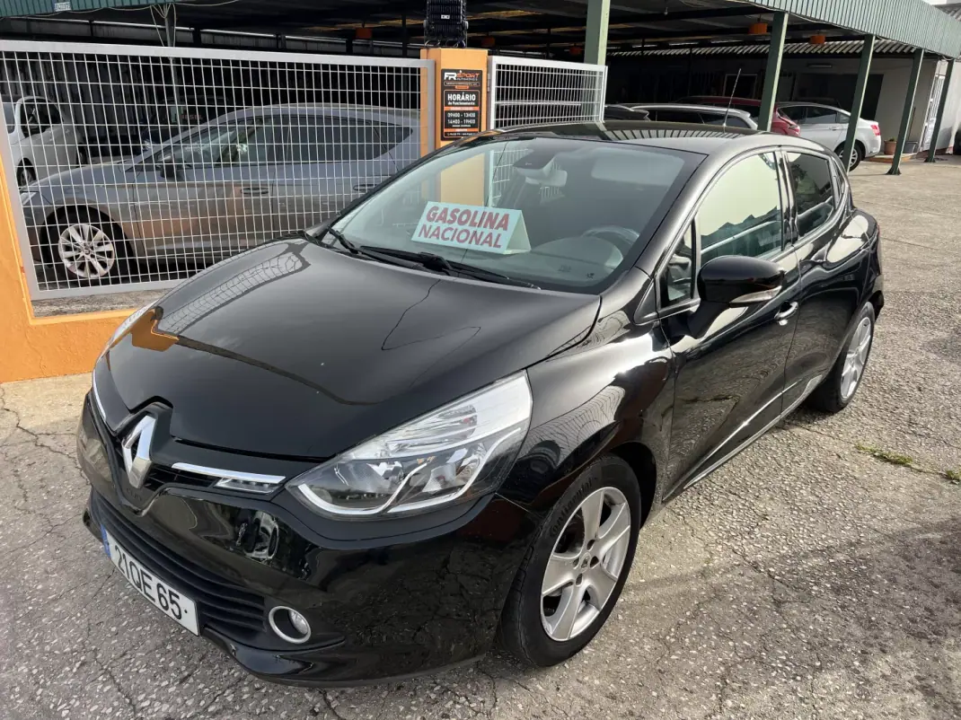 Renault Clio 2015 - 8250 EUR, 73635 km - AUTO.MOTO.pt - 73635km - foto 2 de 12