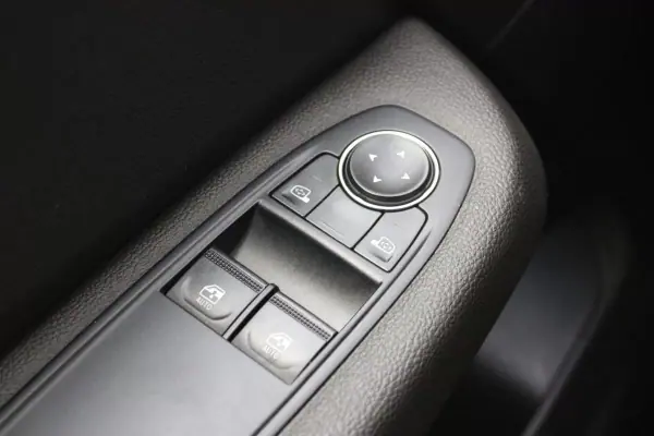 Renault Clio 2023 - 15900 EUR, 53000 km - AUTO.MOTO.pt - 53000km - foto 18 de 23