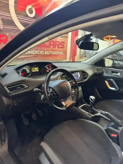 Peugeot 308 2020 — foto 6 de 7