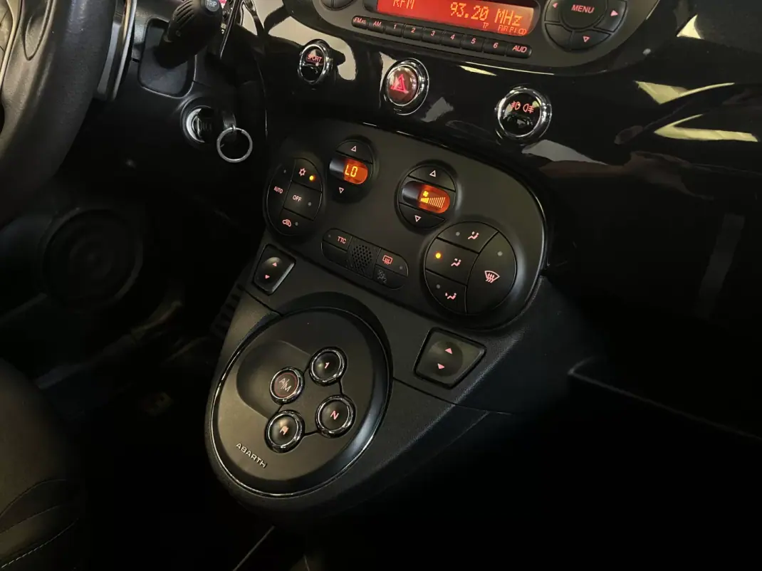 Abarth 500 2016 - 15990 EUR, 90000 km - 90000km - foto 23 de 48