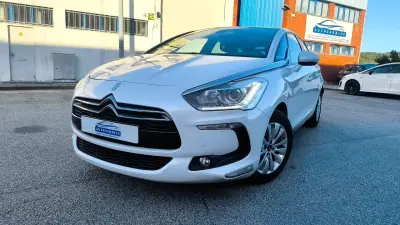 Citroën DS5 2015 - 10900 EUR, 175000 km - AUTO.MOTO.pt - 175000km - foto 7 de 17