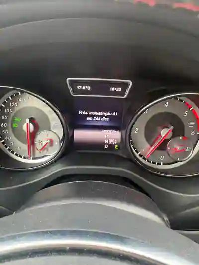 Mercedes-Benz CLA 220 2015 — foto 3 de 11