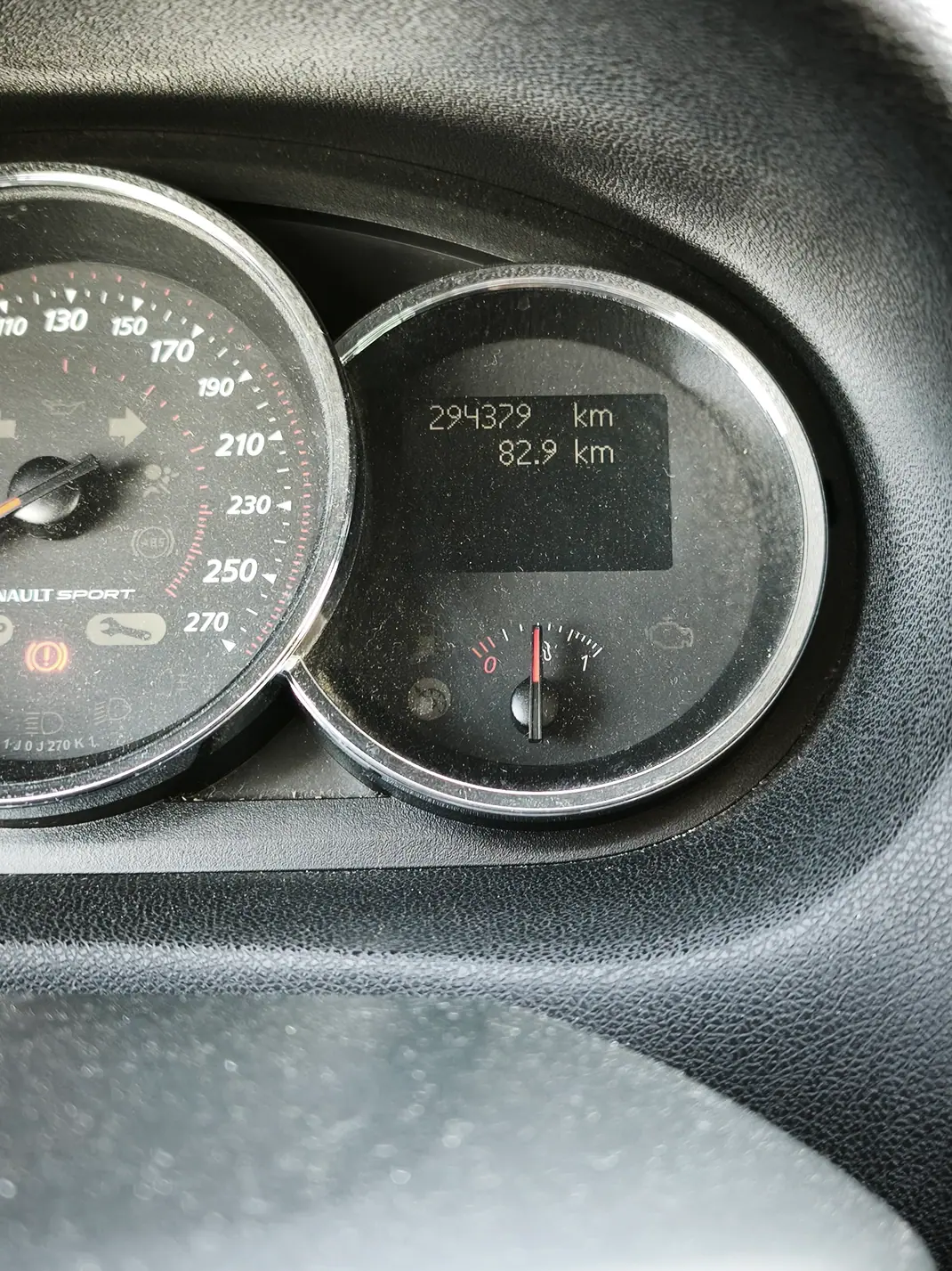 Renault Mégane Sport Tourer 2012 - 6990 EUR, 294000 km - AUTO.MOTO.pt - 294000km - foto 10 de 10