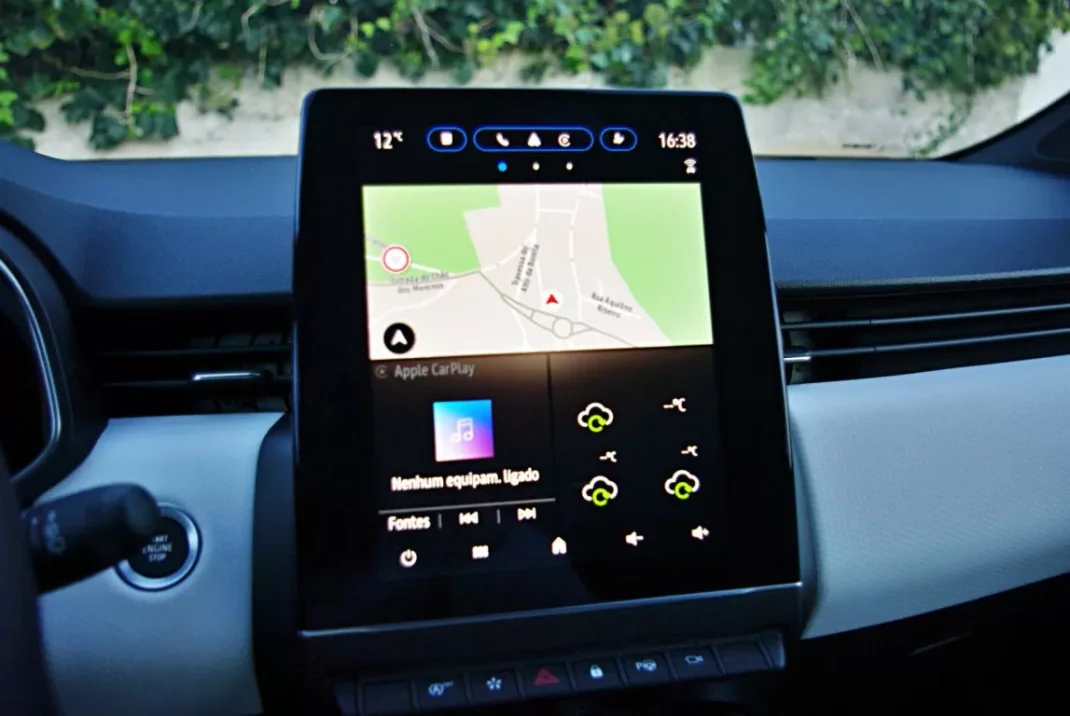 Renault Clio 2023 - 18900 EUR, 26048 km - AUTO.MOTO.pt - 26048km - foto 33 de 40