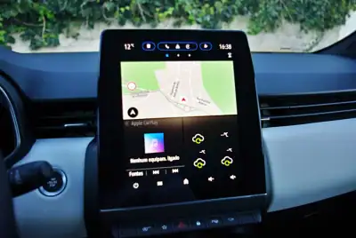 Renault Clio 2023 - 18900 EUR, 26048 km - AUTO.MOTO.pt - 26048km - foto 33 de 40