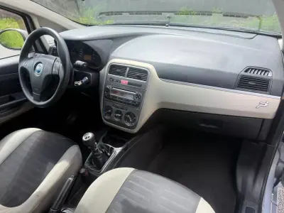 Fiat Grande Punto 2007 - 3990 EUR, 138000 km - AUTO.MOTO.pt - 138000km - foto 13 de 22