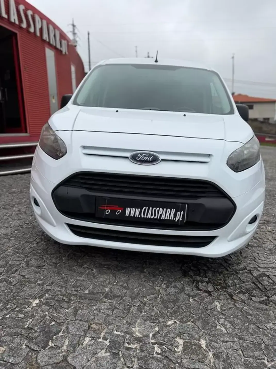 Ford Transit Connect 2018 - 10500 EUR, 165000 km - AUTO.MOTO.pt - 165000km - foto 3 de 6