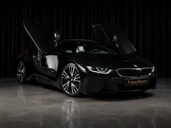 BMW i8 2015 - 69000 EUR, 91500 km - AUTO.MOTO.pt - 91500km - foto 3 de 17