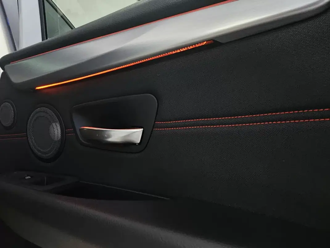 BMW 218 Active Tourer 2015 - 18300 EUR, 105000 km - AUTO.MOTO.pt - 105000km - foto 30 de 39