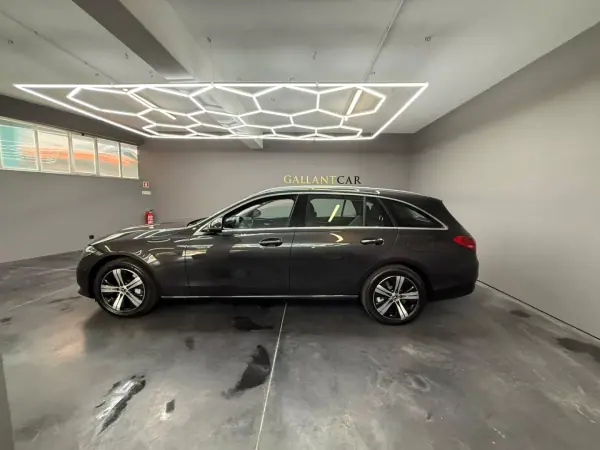 Mercedes-Benz C 300 2023 - 36500 EUR, 88706 km - AUTO.MOTO.pt - 88706km - foto 8 de 32