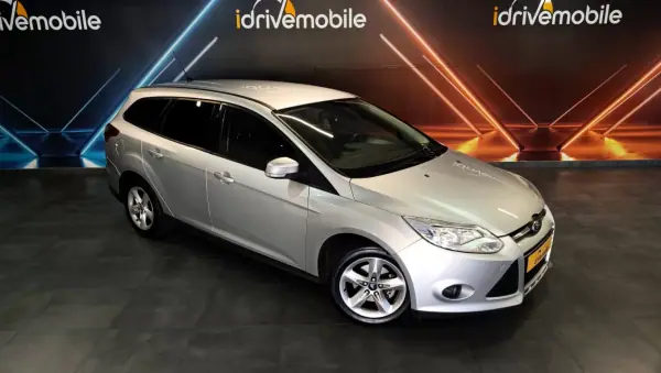 Ford Focus SW 2012 - 7000 EUR, 219147 km - AUTO.MOTO.pt - 219147km - foto 14 de 40