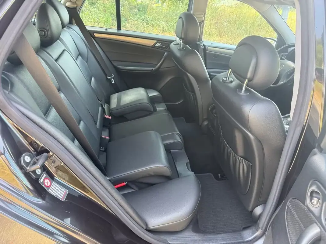 Mercedes-Benz C 220 2002 - 6450 EUR, 227000 km - AUTO.MOTO.pt - 227000km - foto 18 de 31