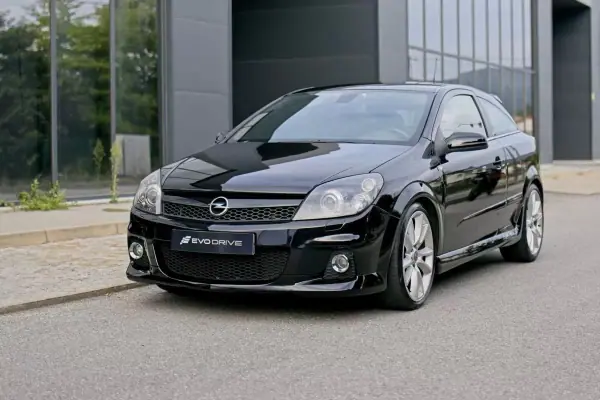 Opel Astra GTC 2007 - 15490 EUR, 149500 km - AUTO.MOTO.pt - 149500km - foto 7 de 22