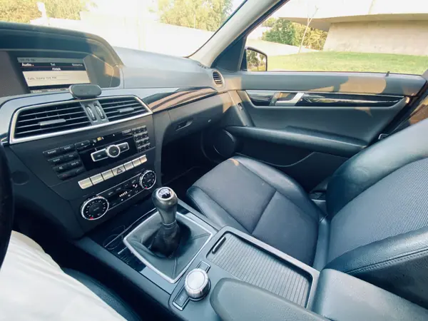 Mercedes-Benz C 180 2013 - 15000 EUR, 164000 km - 164000km - foto 11 de 15
