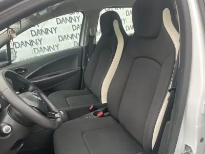 Renault Zoe 2020 - 13500 EUR, 69000 km - AUTO.MOTO.pt - 69000km - foto 10 de 12