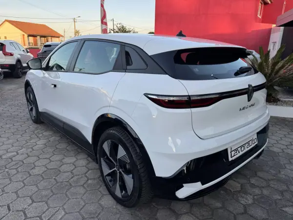 Renault Mégane E-Tech 2022 - 22500 EUR, 96000 km - AUTO.MOTO.pt - 96000km - foto 6 de 44