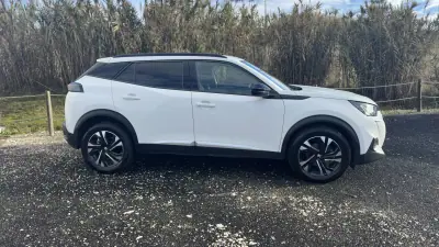 Peugeot 2008 2022 - 20900 EUR, 68000 km - AUTO.MOTO.pt - 68000km - foto 4 de 25