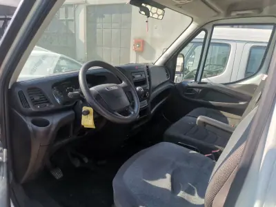 Iveco 2015 - 15000 EUR, 278000 km - AUTO.MOTO.pt - 278000km - foto 5 de 5