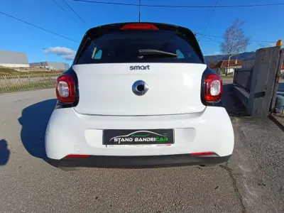 Smart ForFour 2016 - 10500 EUR, 66000 km - AUTO.MOTO.pt - 66000km - foto 6 de 25