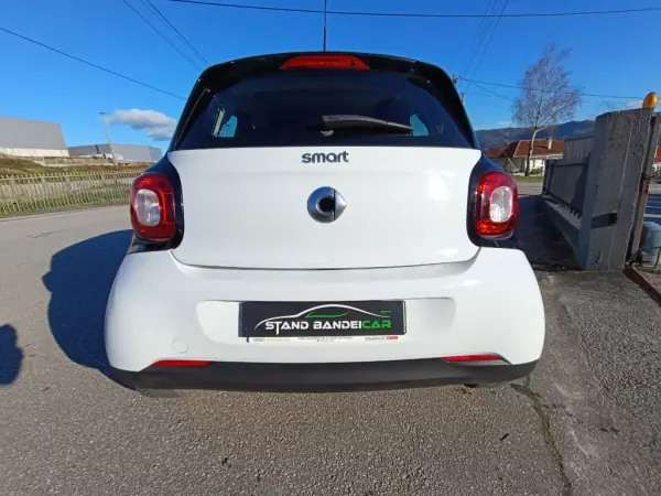 Smart ForFour 2016 - 9900 EUR, 66000 km - AUTO.MOTO.pt - 66000km - foto 6 de 25